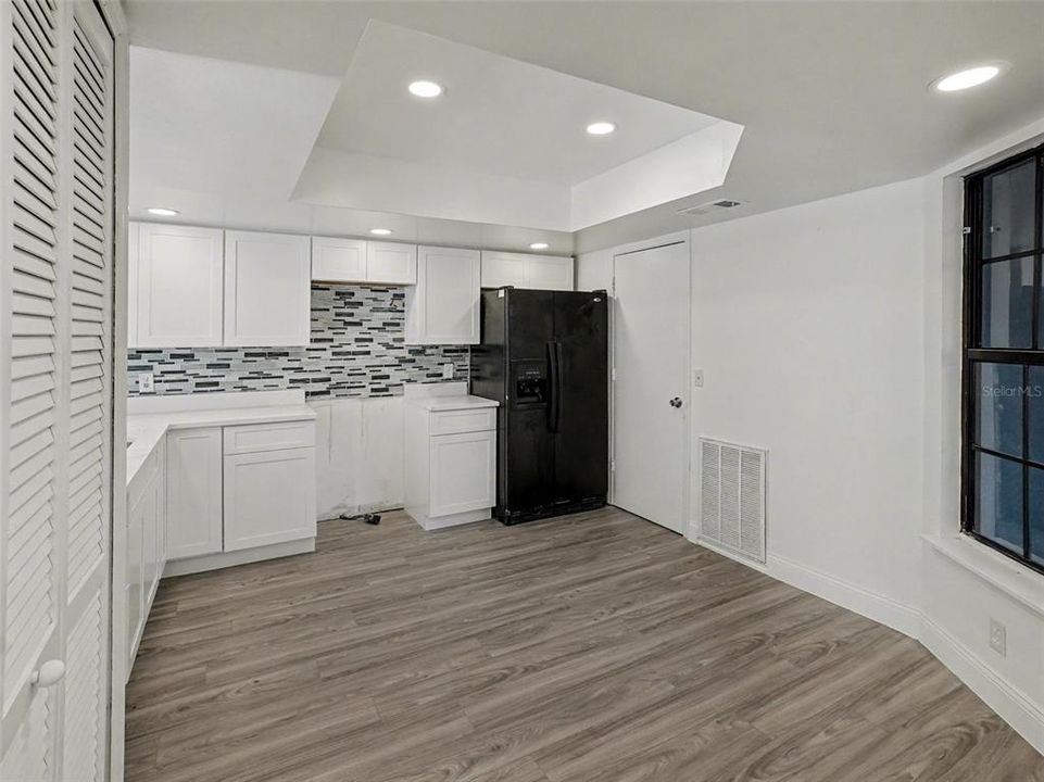 На продажу: $409,000 (3 спален, 2 ванн, 2032 Квадратных фут)