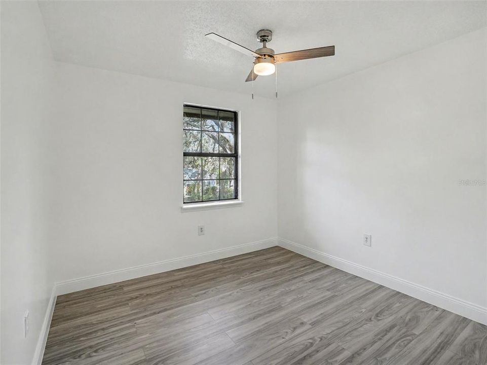 На продажу: $409,000 (3 спален, 2 ванн, 2032 Квадратных фут)