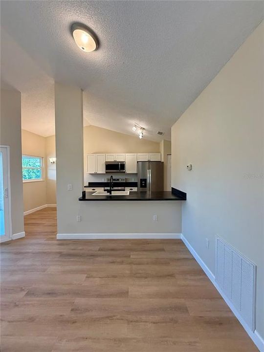 For Rent: $2,200 (3 beds, 2 baths, 1146 Square Feet)