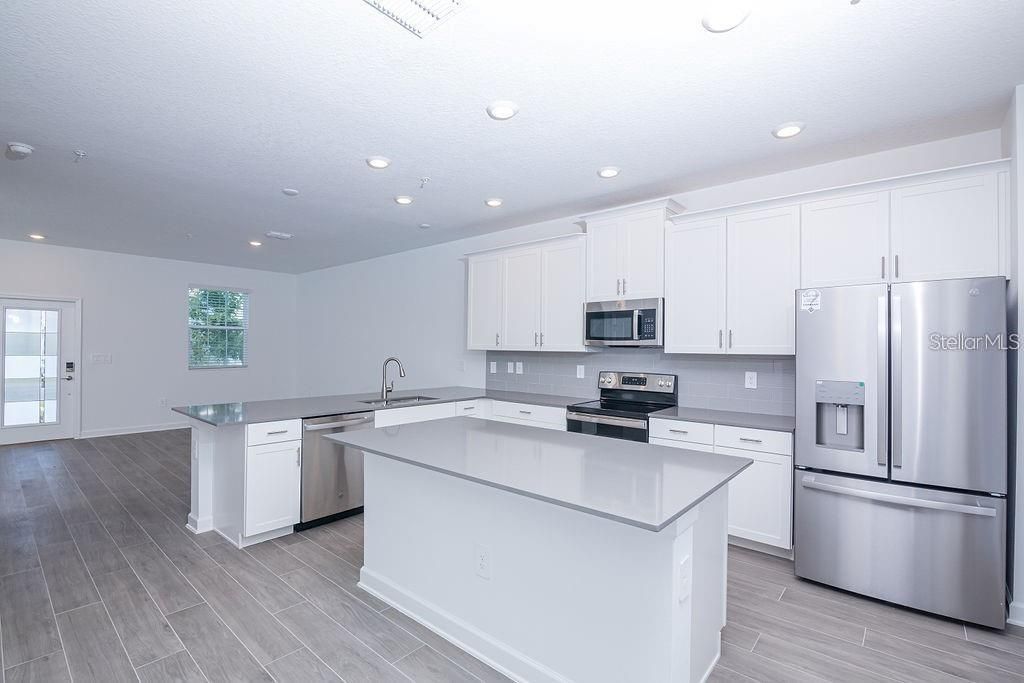 В аренду: $2,850 (3 спален, 2 ванн, 1615 Квадратных фут)