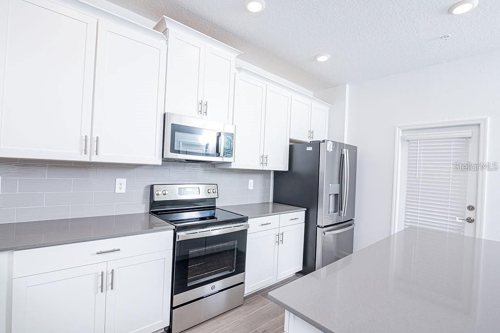 В аренду: $2,850 (3 спален, 2 ванн, 1615 Квадратных фут)