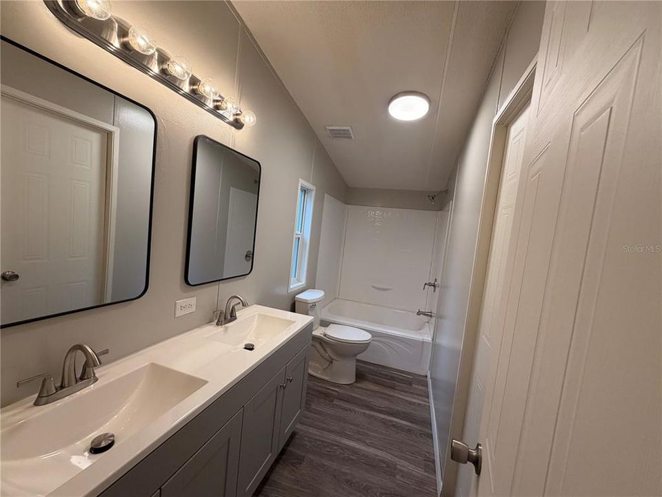 На продажу: $130,000 (2 спален, 2 ванн, 1080 Квадратных фут)