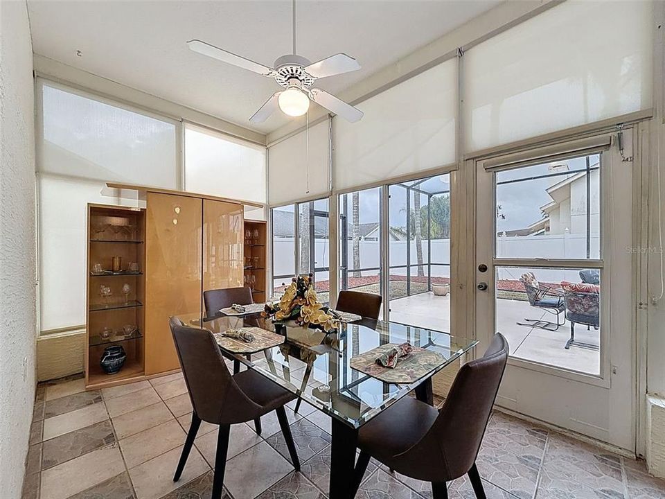 En Venta: $490,000 (3 camas, 2 baños, 2397 Pies cuadrados)