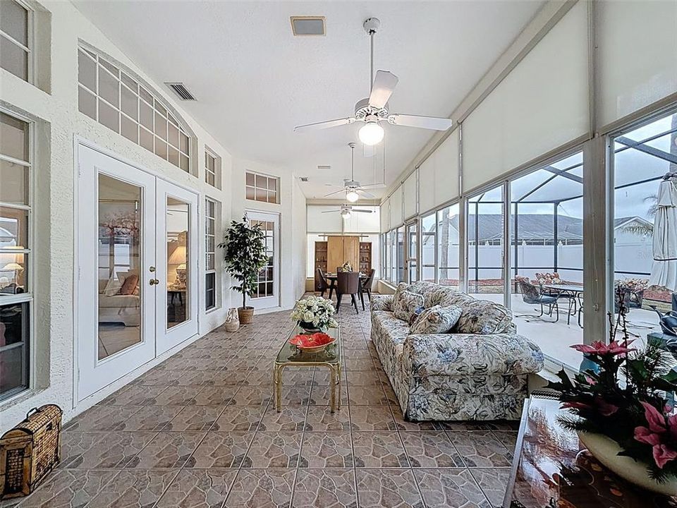 En Venta: $490,000 (3 camas, 2 baños, 2397 Pies cuadrados)