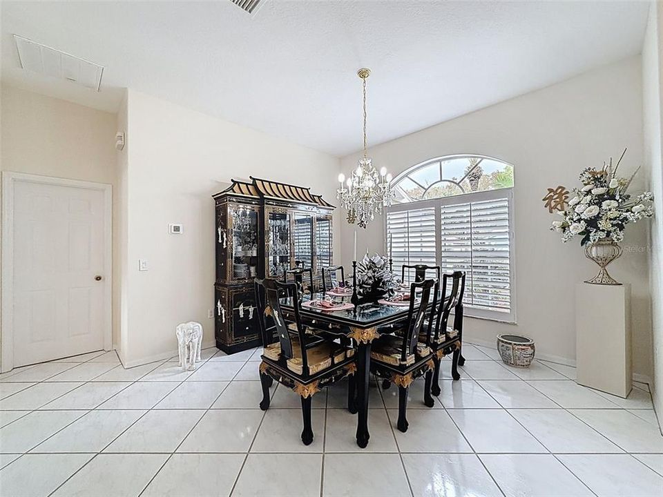 En Venta: $490,000 (3 camas, 2 baños, 2397 Pies cuadrados)