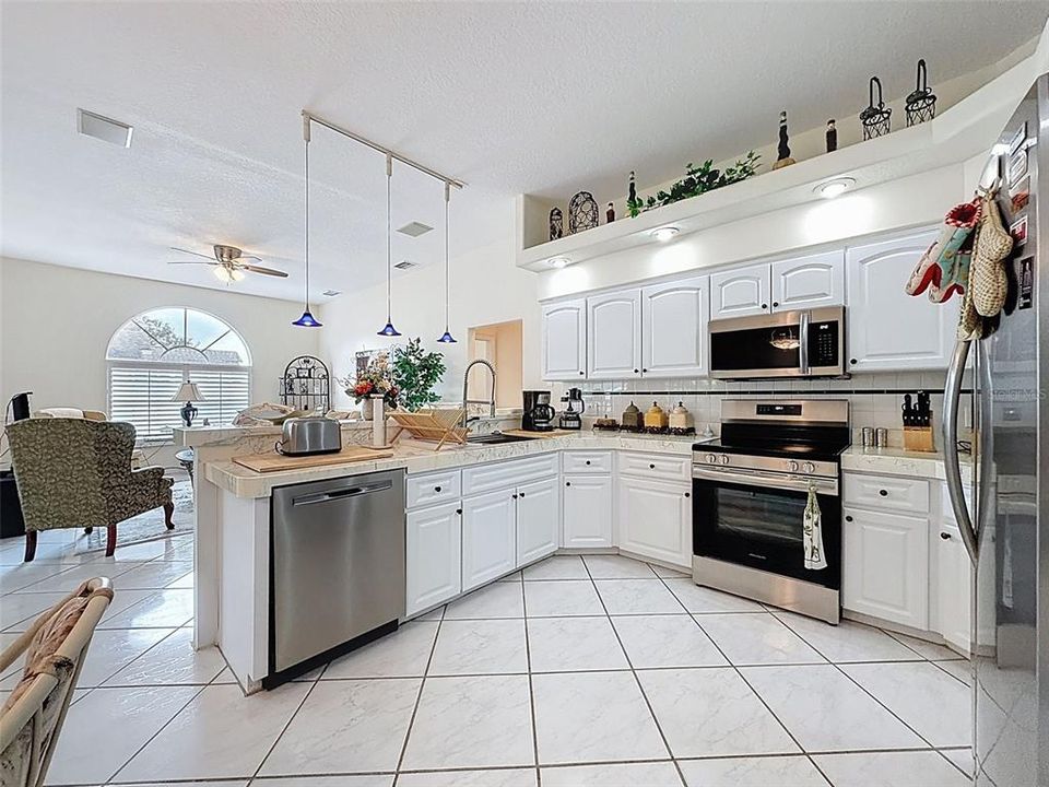 En Venta: $490,000 (3 camas, 2 baños, 2397 Pies cuadrados)