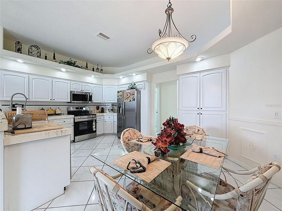 En Venta: $490,000 (3 camas, 2 baños, 2397 Pies cuadrados)