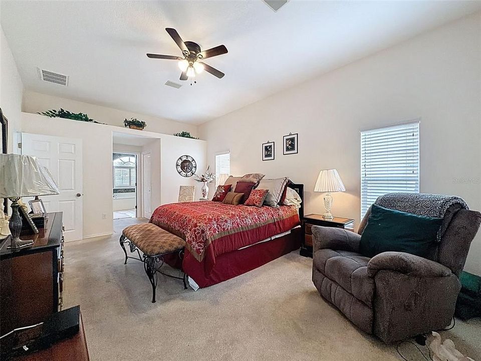 En Venta: $490,000 (3 camas, 2 baños, 2397 Pies cuadrados)