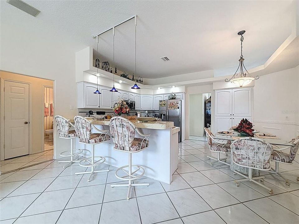 En Venta: $490,000 (3 camas, 2 baños, 2397 Pies cuadrados)