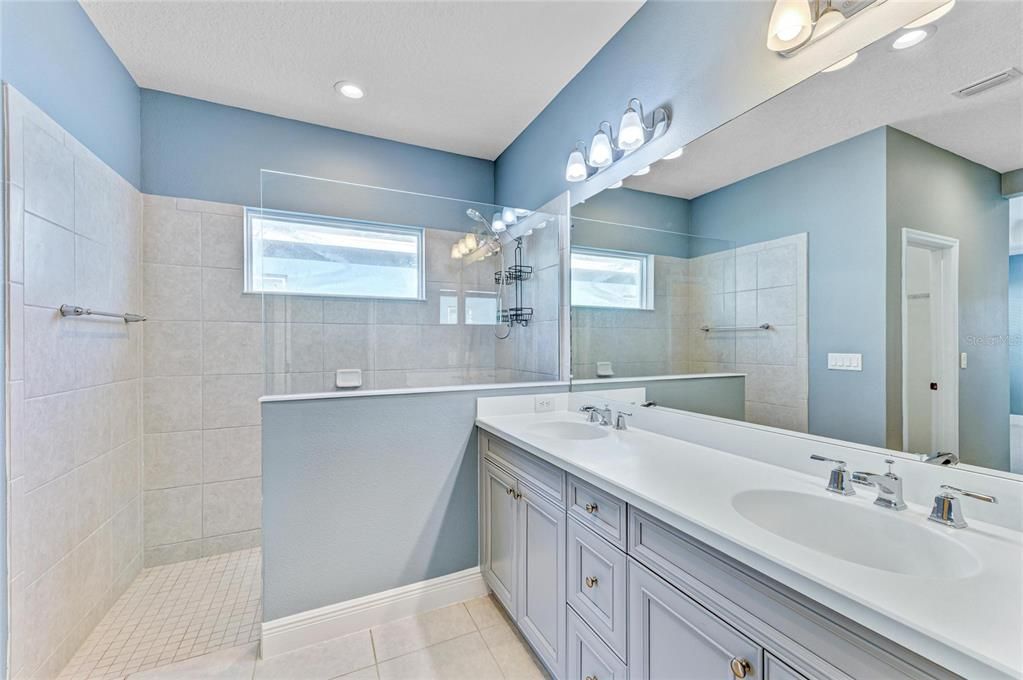 待售: $499,900 (3 贝兹, 2 浴室, 2031 平方英尺)