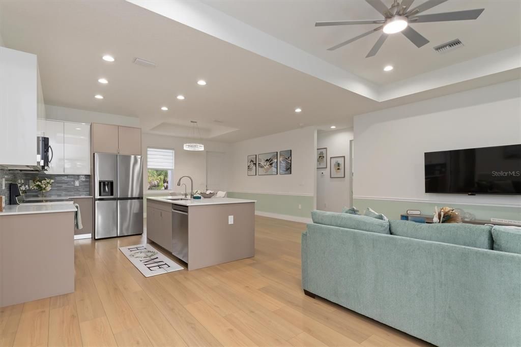 На продажу: $359,900 (3 спален, 2 ванн, 1496 Квадратных фут)