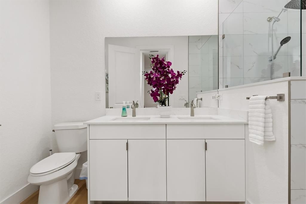 На продажу: $359,900 (3 спален, 2 ванн, 1496 Квадратных фут)