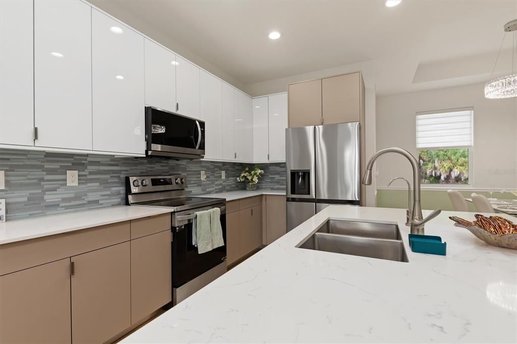 На продажу: $359,900 (3 спален, 2 ванн, 1496 Квадратных фут)