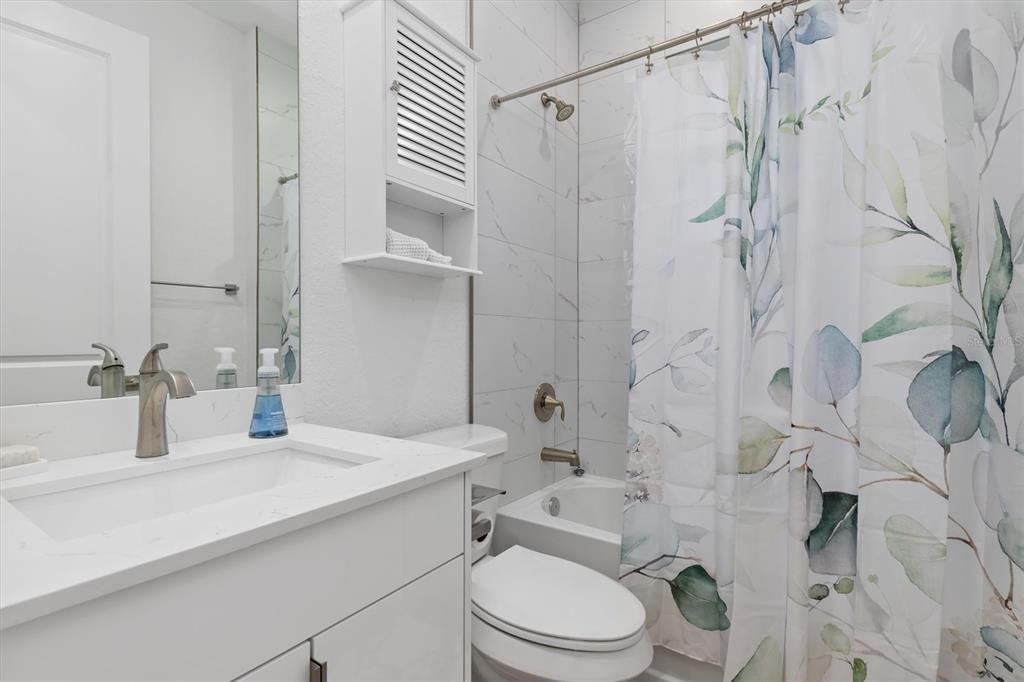 На продажу: $359,900 (3 спален, 2 ванн, 1496 Квадратных фут)