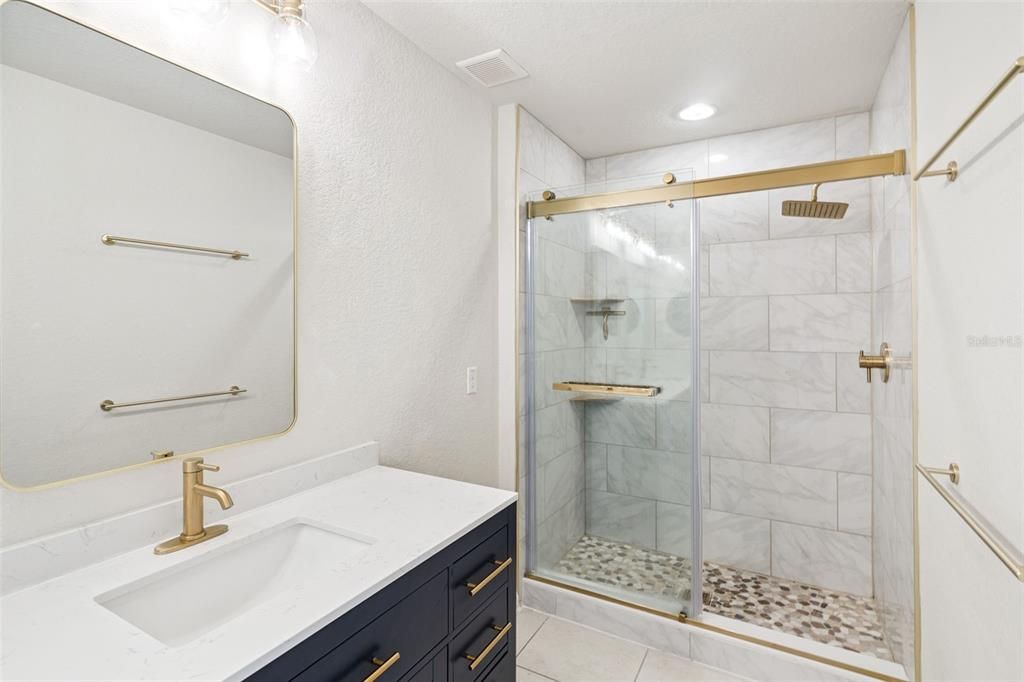 En Venta: $399,000 (3 camas, 2 baños, 1670 Pies cuadrados)