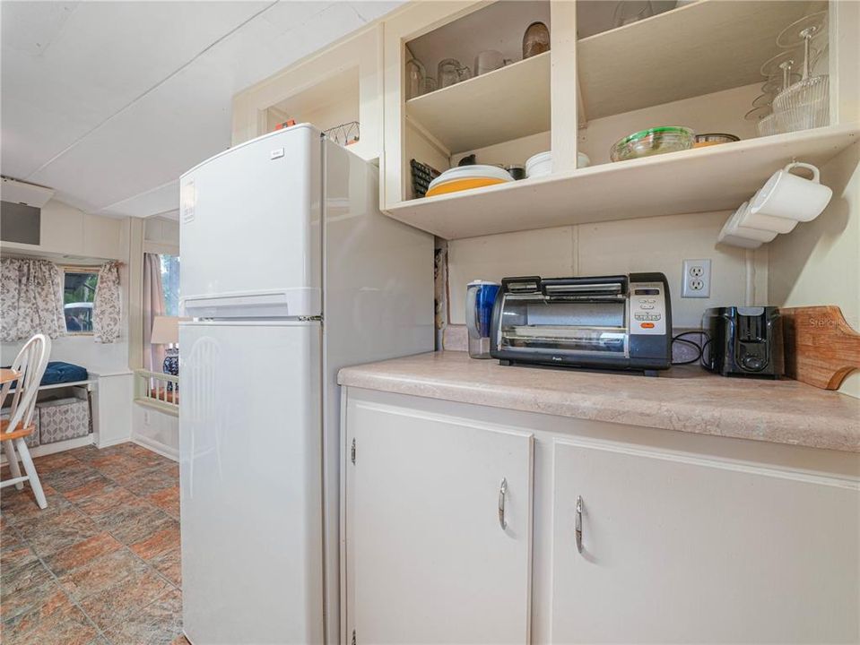 For Sale: $59,500 (1 beds, 1 baths, 518 Square Feet)