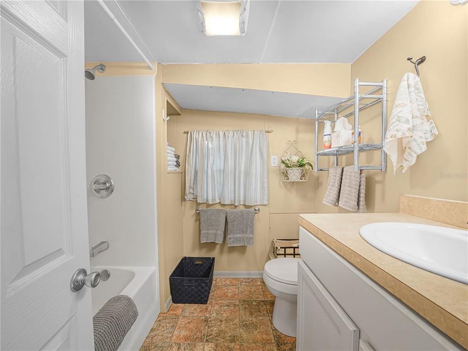 For Sale: $59,500 (1 beds, 1 baths, 518 Square Feet)