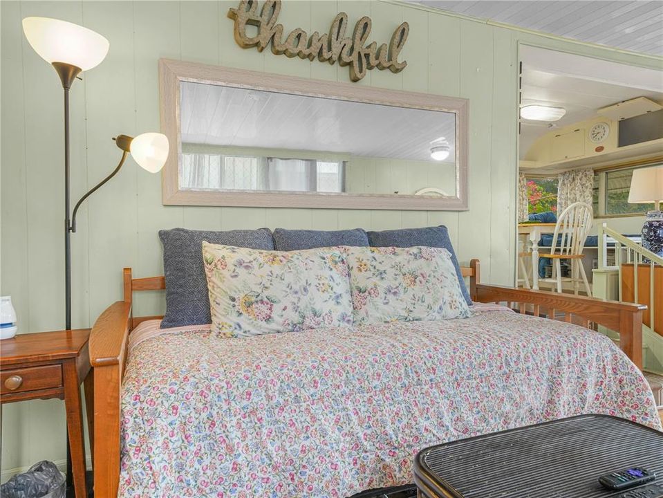 For Sale: $59,500 (1 beds, 1 baths, 518 Square Feet)