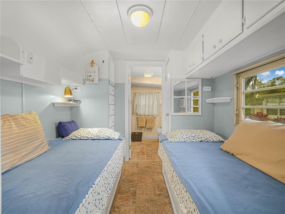 For Sale: $59,500 (1 beds, 1 baths, 518 Square Feet)