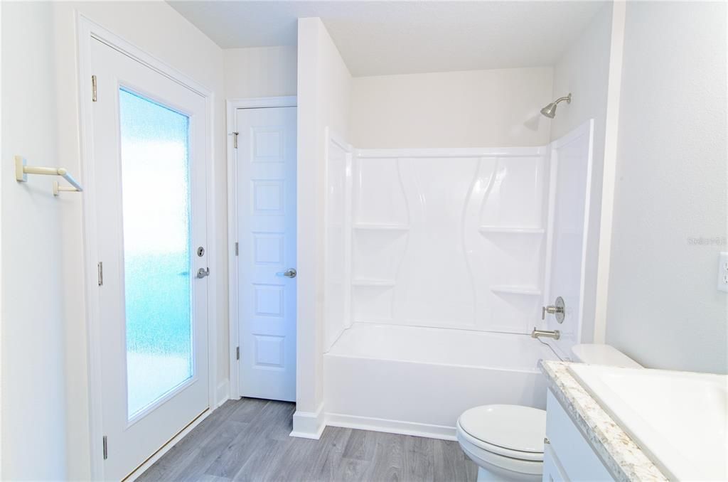 For Sale: $376,900 (4 beds, 3 baths, 2265 Square Feet)