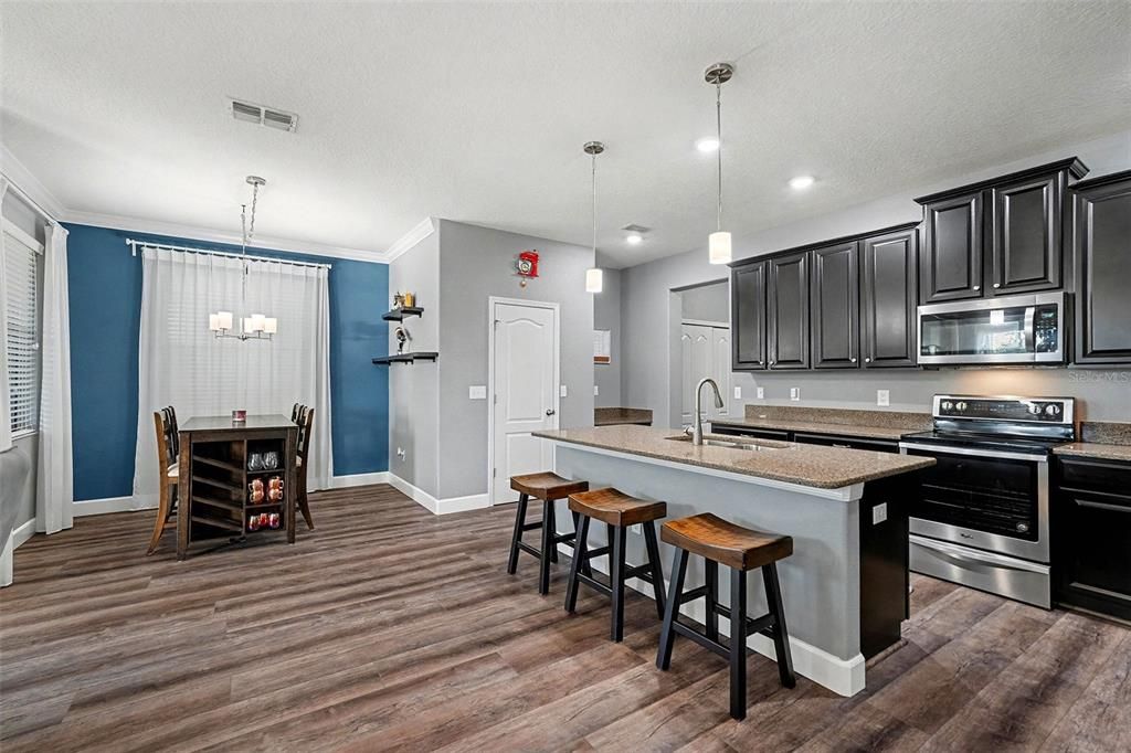 En Venta: $434,975 (5 camas, 3 baños, 2625 Pies cuadrados)