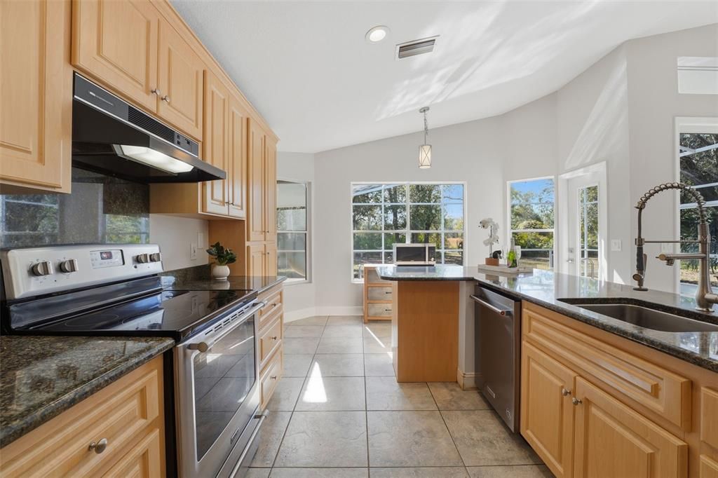 For Sale: $649,000 (3 beds, 2 baths, 1774 Square Feet)