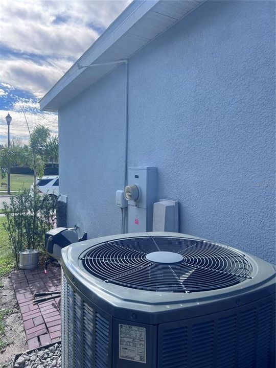 待售: $415,000 (4 贝兹, 3 浴室, 2404 平方英尺)