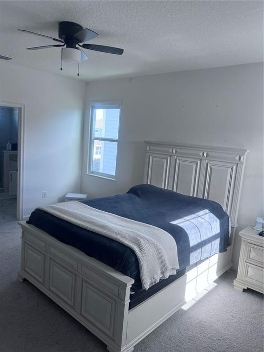 待售: $415,000 (4 贝兹, 3 浴室, 2404 平方英尺)