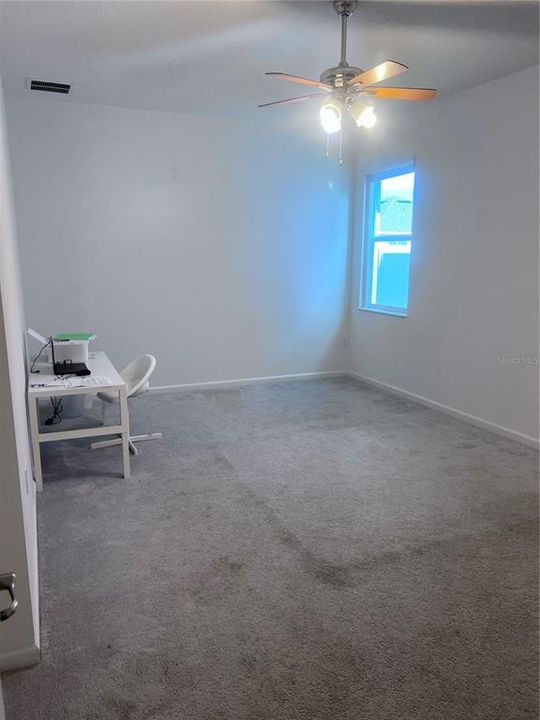 待售: $415,000 (4 贝兹, 3 浴室, 2404 平方英尺)