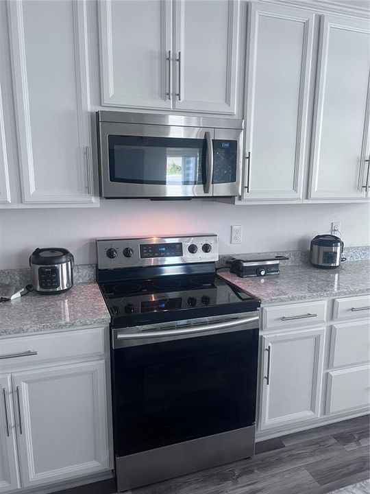 待售: $415,000 (4 贝兹, 3 浴室, 2404 平方英尺)