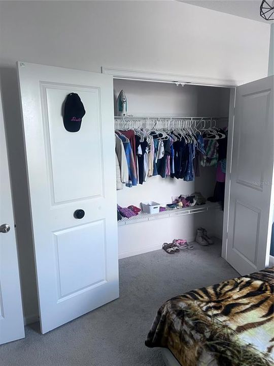 待售: $415,000 (4 贝兹, 3 浴室, 2404 平方英尺)