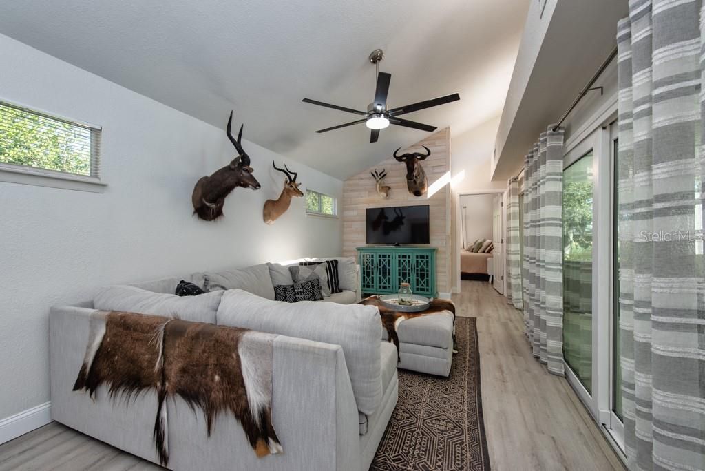 For Sale: $565,000 (4 beds, 2 baths, 2016 Square Feet)