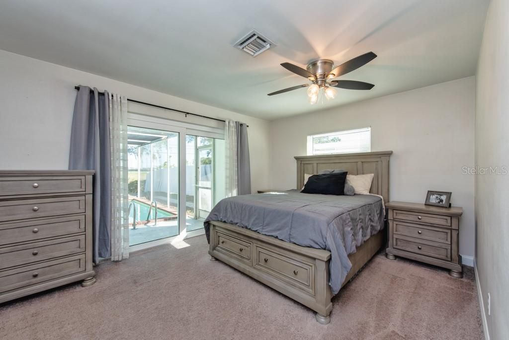 For Sale: $565,000 (4 beds, 2 baths, 2016 Square Feet)