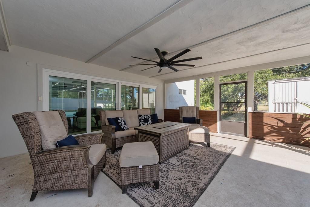 For Sale: $565,000 (4 beds, 2 baths, 2016 Square Feet)