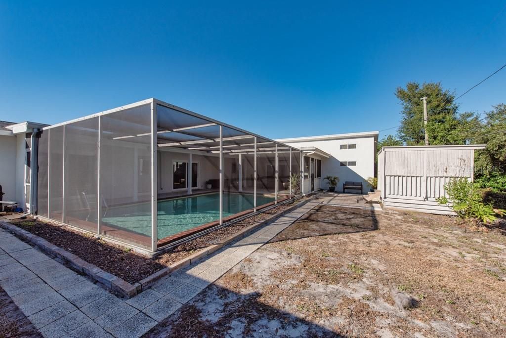 For Sale: $565,000 (4 beds, 2 baths, 2016 Square Feet)