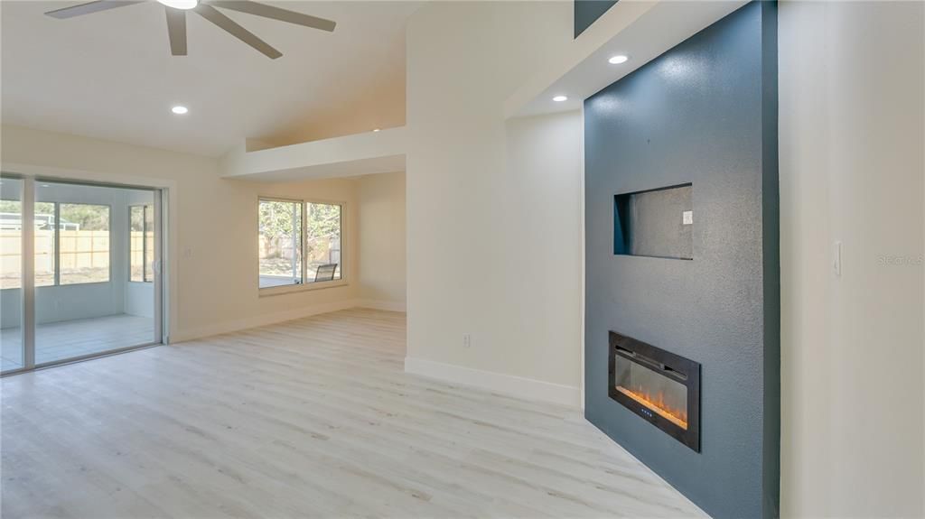 For Sale: $360,000 (3 beds, 2 baths, 1306 Square Feet)