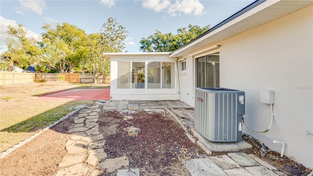 For Sale: $360,000 (3 beds, 2 baths, 1306 Square Feet)