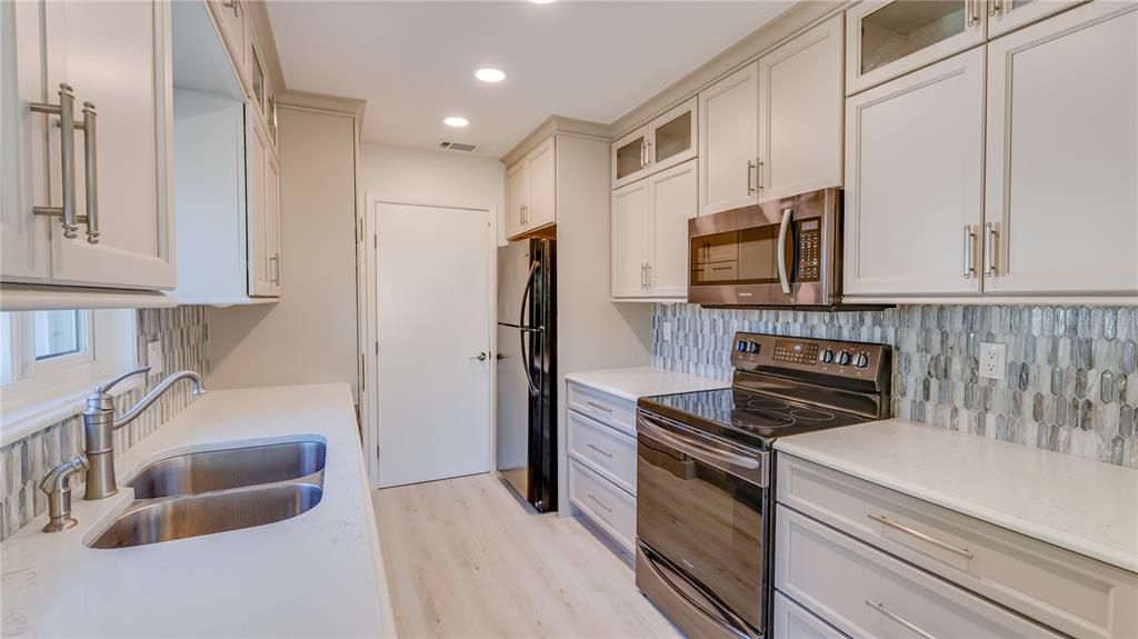 For Sale: $360,000 (3 beds, 2 baths, 1306 Square Feet)