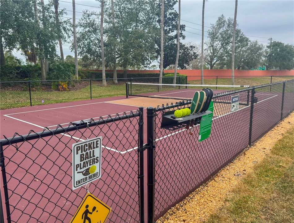 待售: $378,000 (5 贝兹, 3 浴室, 1940 平方英尺)