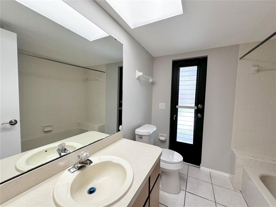 На продажу: $325,000 (3 спален, 2 ванн, 2097 Квадратных фут)