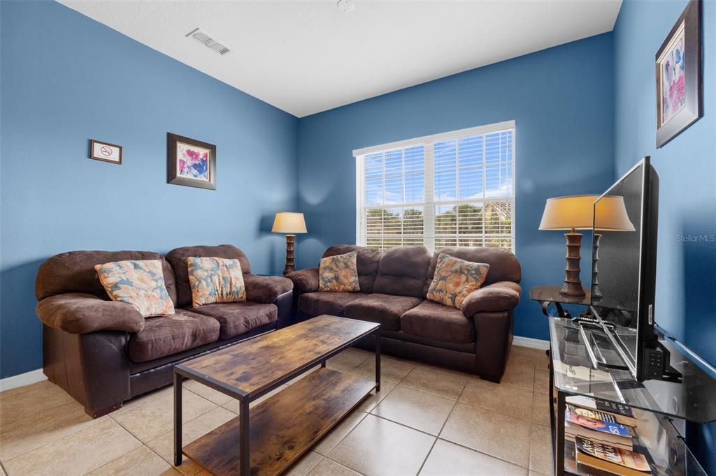 For Sale: $262,000 (2 beds, 2 baths, 1015 Square Feet)