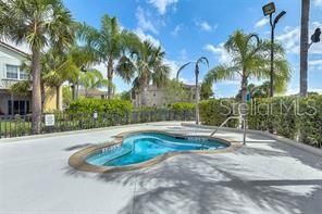 For Sale: $262,000 (2 beds, 2 baths, 1015 Square Feet)