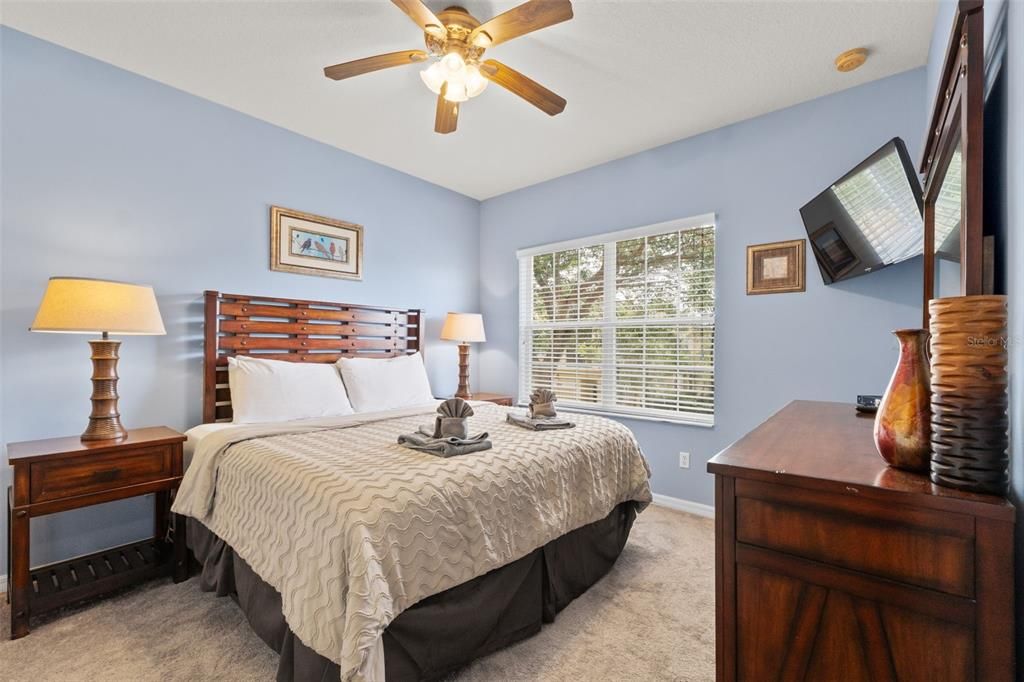 For Sale: $262,000 (2 beds, 2 baths, 1015 Square Feet)