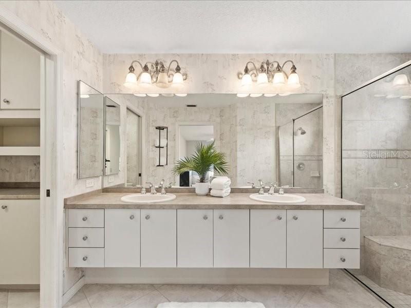 For Sale: $550,000 (3 beds, 2 baths, 2010 Square Feet)