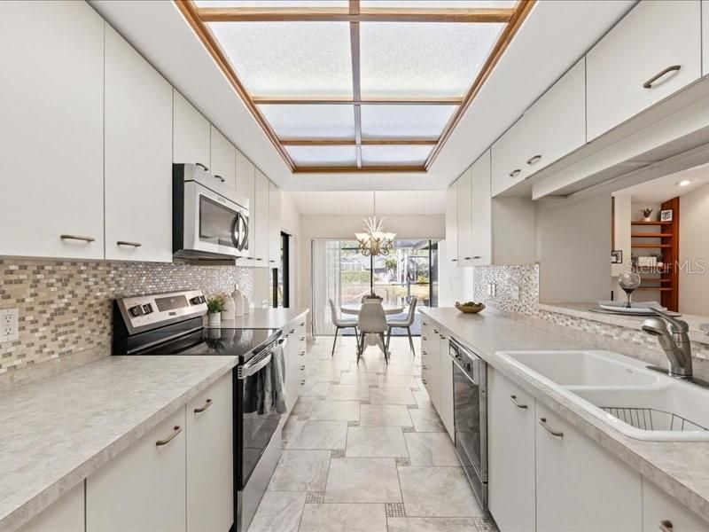 For Sale: $550,000 (3 beds, 2 baths, 2010 Square Feet)