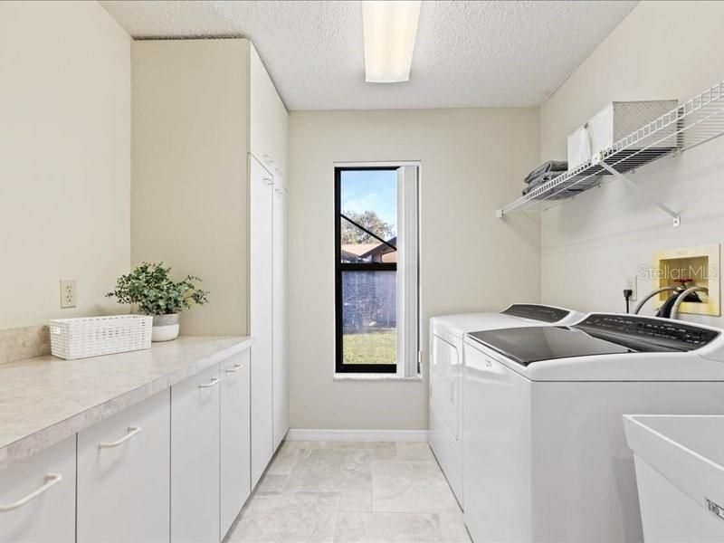 For Sale: $550,000 (3 beds, 2 baths, 2010 Square Feet)