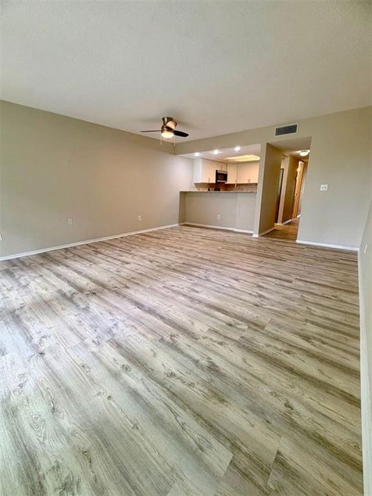 For Sale: $239,995 (2 beds, 2 baths, 1244 Square Feet)