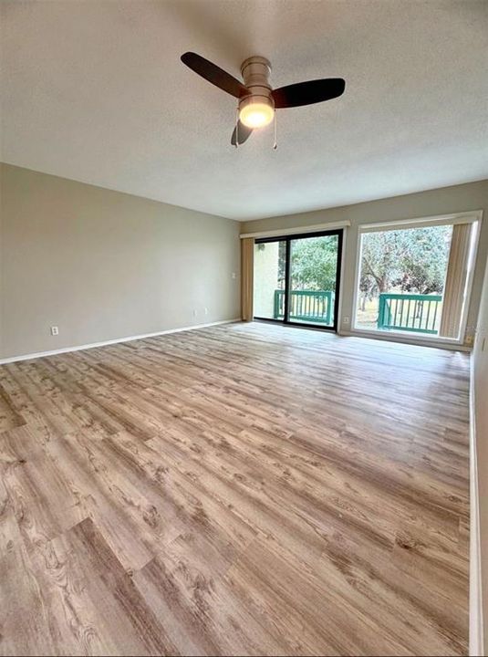 For Sale: $239,995 (2 beds, 2 baths, 1244 Square Feet)