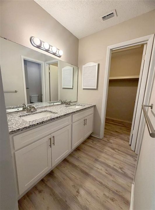 For Sale: $239,995 (2 beds, 2 baths, 1244 Square Feet)