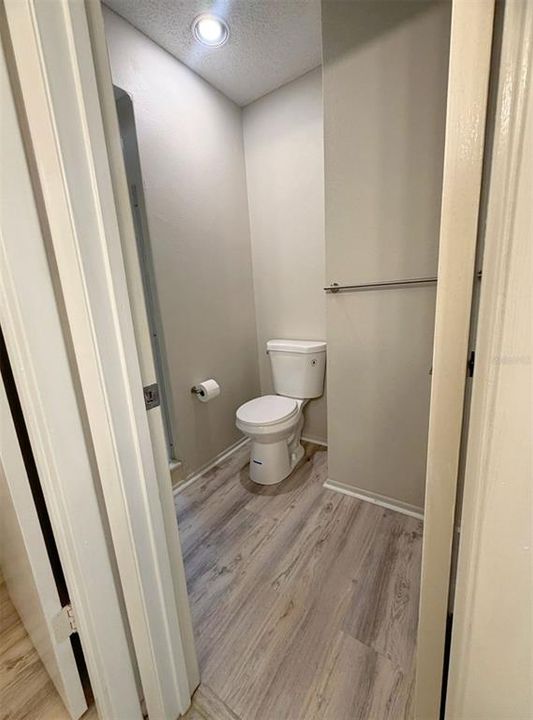 For Sale: $239,995 (2 beds, 2 baths, 1244 Square Feet)